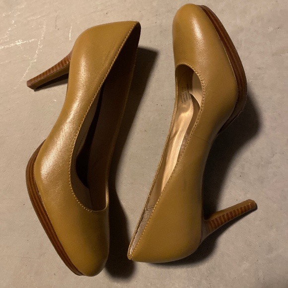 Calvin Klein Odette pump - Picture 2 of 4